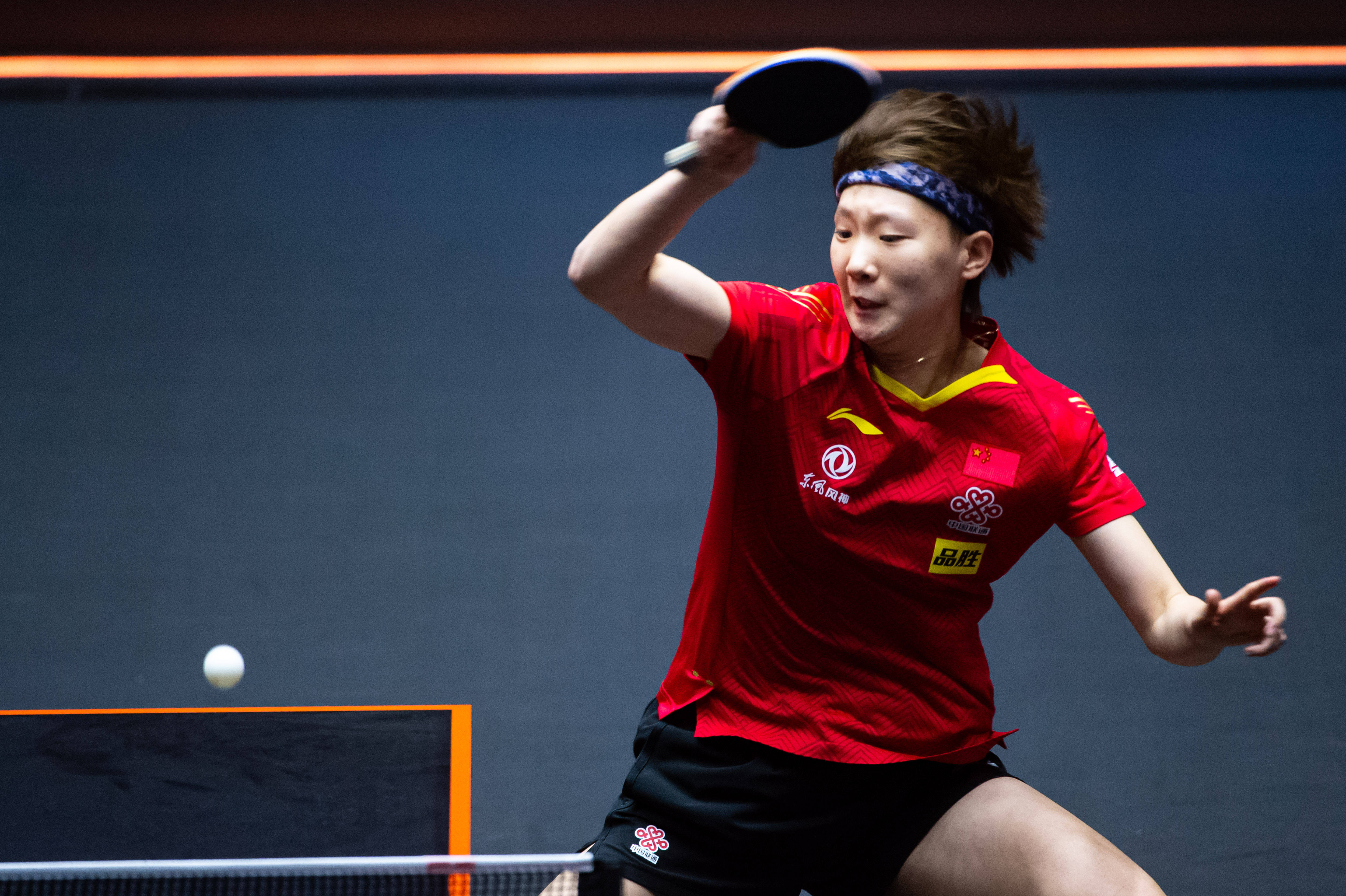 仅扩大了领 仅扩大了领