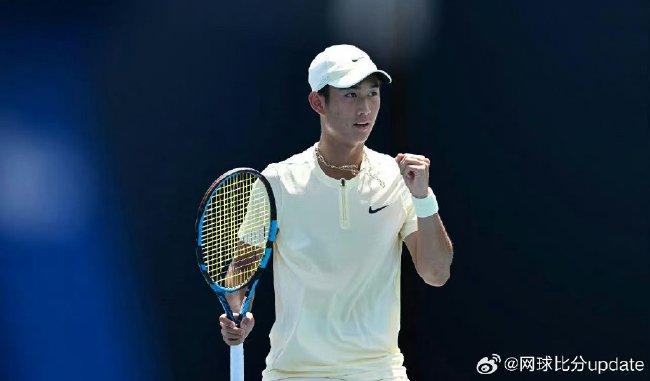 甲赛场上的 甲赛场上的